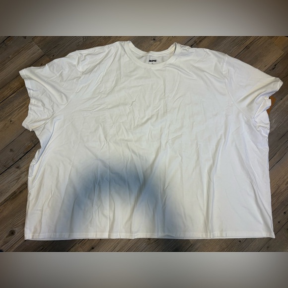 SKIMS Kim Kardashian short sleeve Tshirt 5X chalk new with tags - Picture 1 of 4